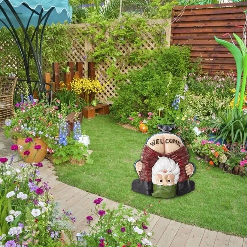 Nain de Jardin qui montre ses Fesses – Image 3